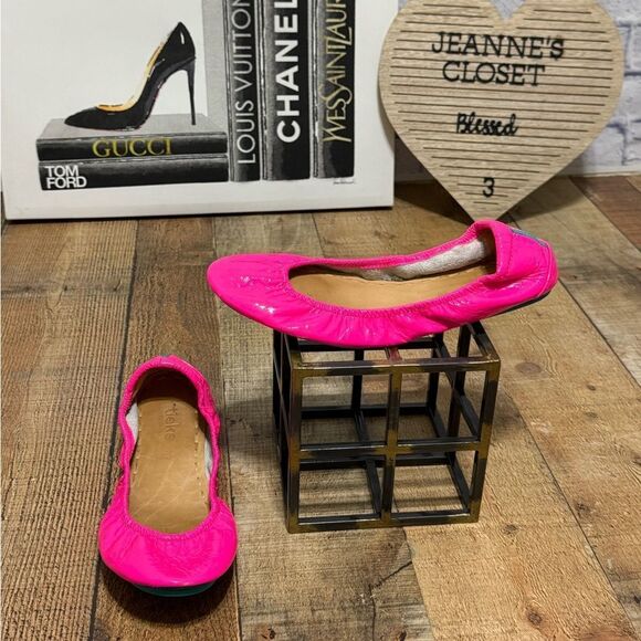 Tieks Pop Pink Neon Patent Leather Ballet Flats Limited Edition - Picture 1 of 12